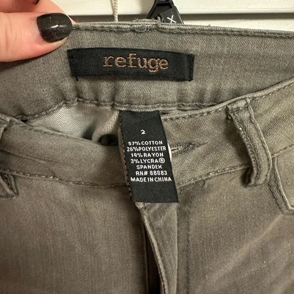 Refuge Jeans Women’s Gray Jeans - Picture 3 of 5